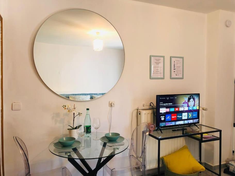 Cosy Studio Design With Modern Bathroom Vaureal المظهر الخارجي الصورة