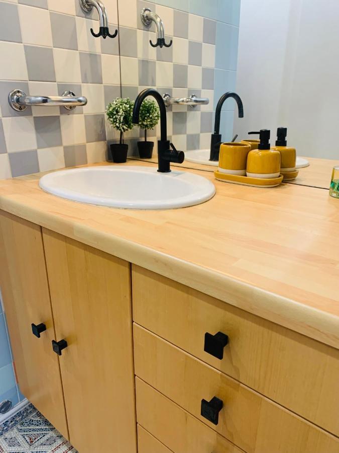 Cosy Studio Design With Modern Bathroom Vaureal المظهر الخارجي الصورة