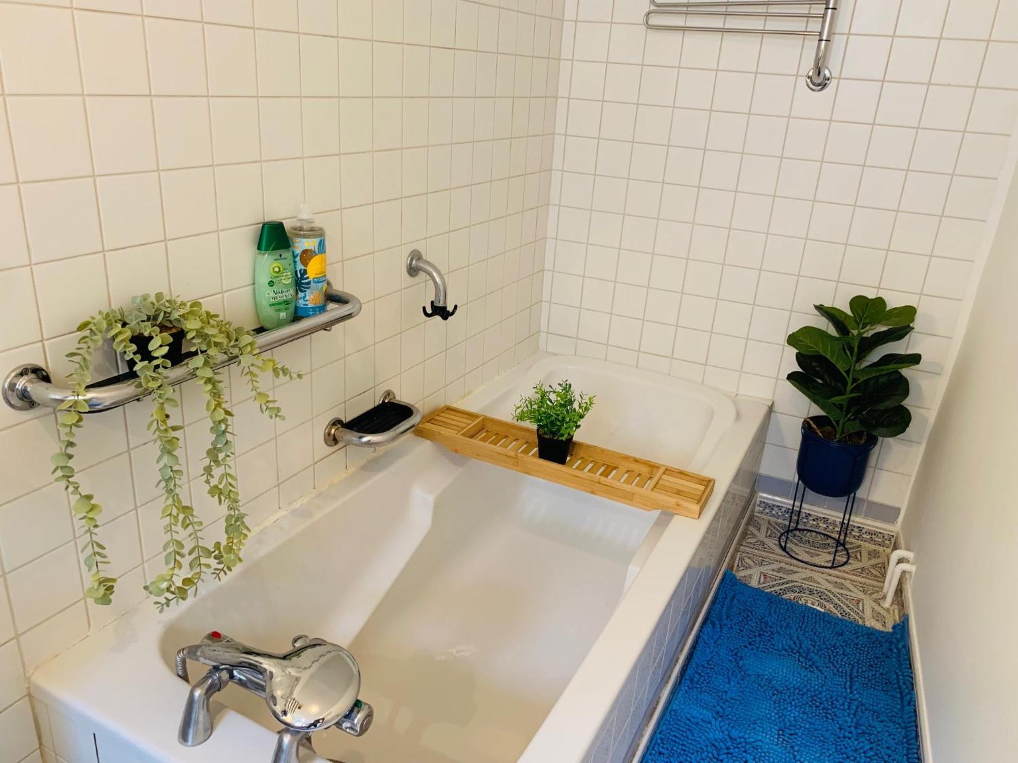Cosy Studio Design With Modern Bathroom Vaureal المظهر الخارجي الصورة